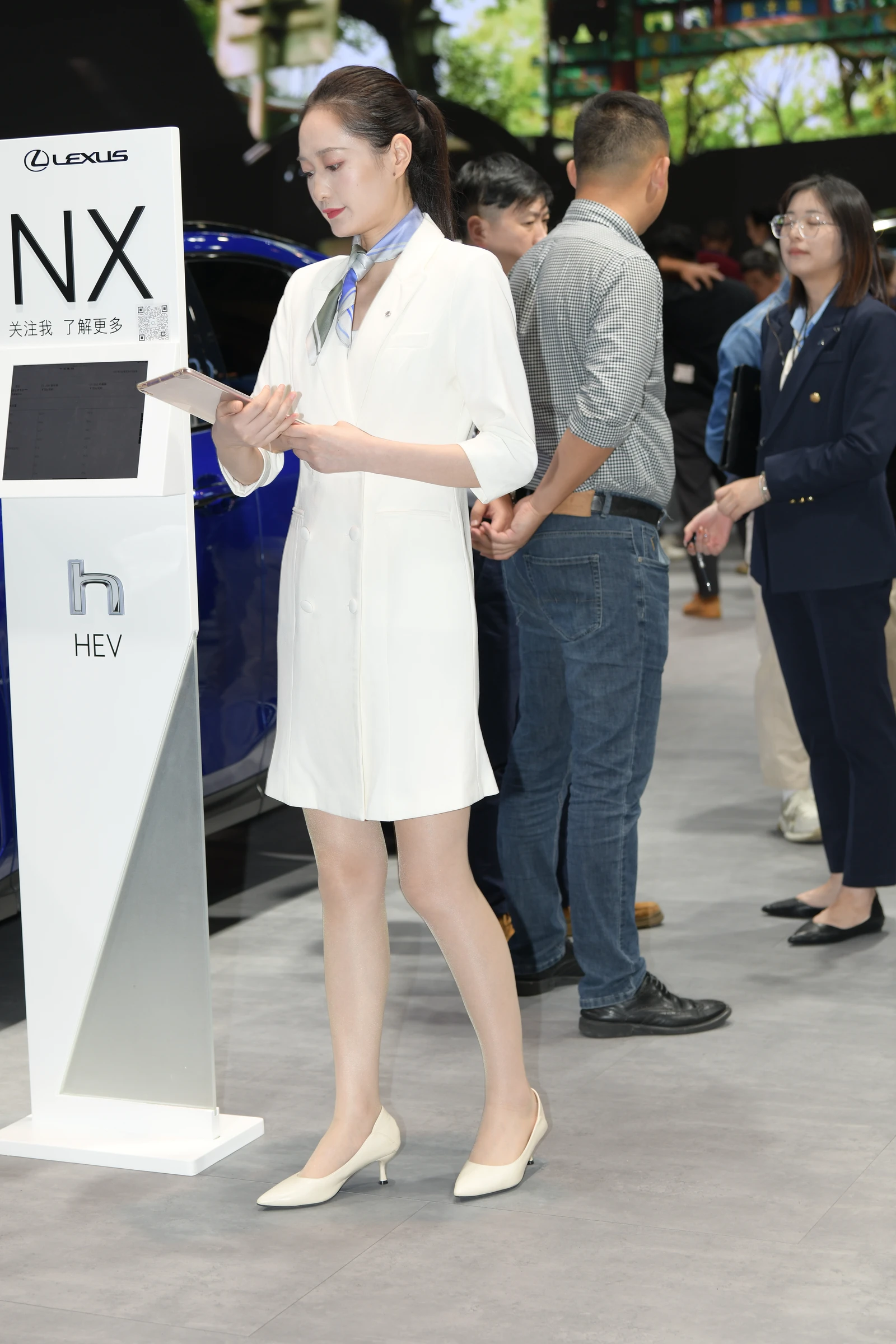 精选街拍视频-No.8703-白裙肉丝OL-[47P-1.07GB]-1.webp